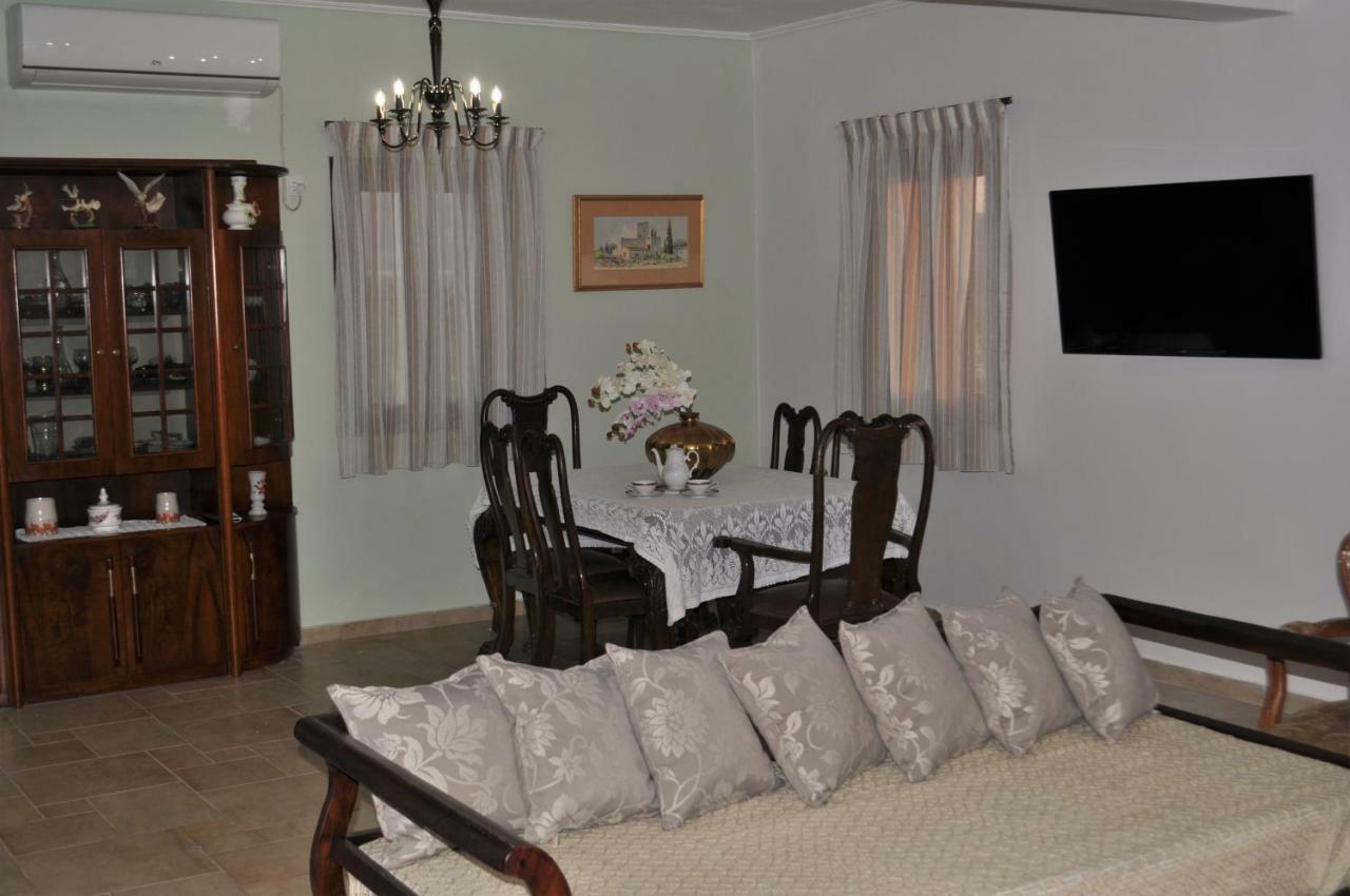 Athevillas Antonis Mina Ngoại thất bức ảnh